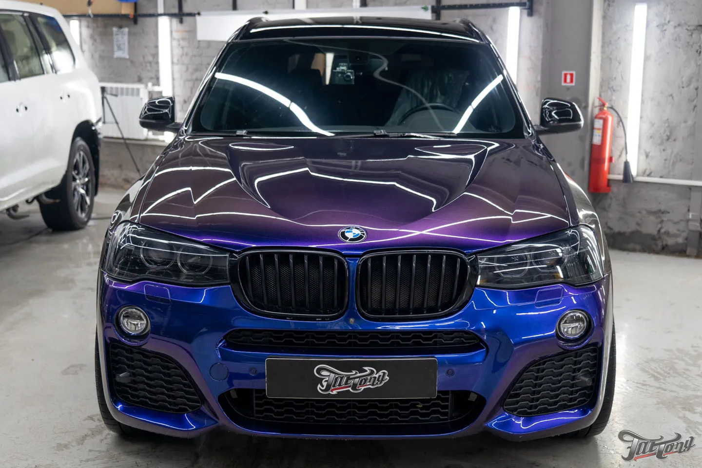 Кузовной ремонт BMW X3, который мы окрашивали в сине-фиолетовый перламутр